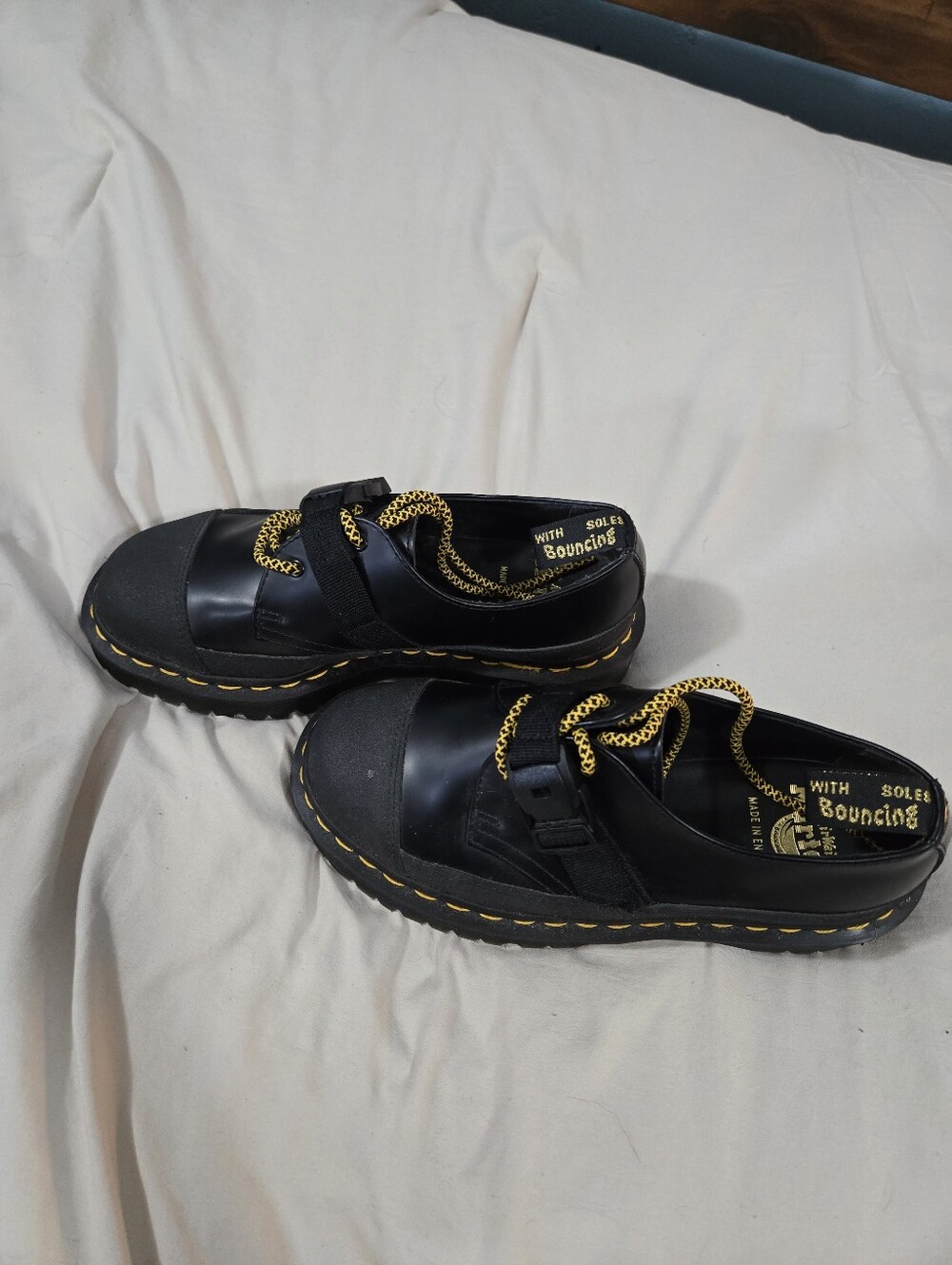 Dr. Martens 1461 Tech 'Carbon Black Yellow' - Picture 3 of 6